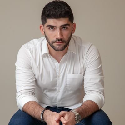 pouriazibaei's profile picture. Empowering YOUTH & Students, ♥️ Rumi and big fan of humanity 😇
Community builder at @Quadby 🤓