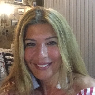 Benim dinim vicdanımdır.Liderim Atatürktür.Hayatınızda her ne olursa olsun kendiniz kalın,hakikatte kalın.