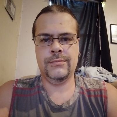 40 yr father of 2 from las vegas huge rpg, zombie,and survival/crafting gamer married to a amazing aspiring streamer https://t.co/KldTAbyVsw