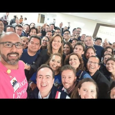 Licenciatura en Negocios internacionales, Maestría Mercadotecnia internacional. Activista Político, Candidato a Diputado, Paramédico, Fundador de MÉXICO LIBRE!!