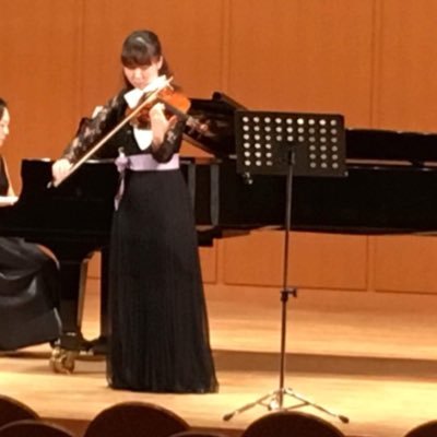 ドイツ音楽留学中*Viola専攻(Bratsche)*ドイツ語C1勉強中*学生の傍ら日本語教師・ヴァイオリン、ヴィオラ教師・ドイツ語教師としても奮闘中*ドイツ音楽留学したい方の留学サポート受付中*ドイツ語レッスン受付中