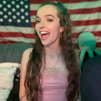 Katedye_'s profile picture. Basically a fan account for my mom...