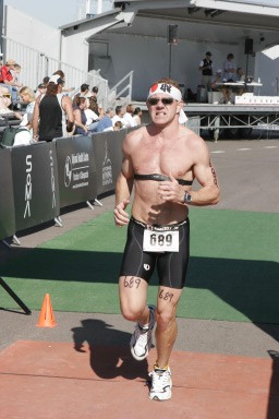 Axon (formerly TASER Int'l) founding team member, 4th-gen Univ of Arizona 🐻🔽, triathlete, Scottsdale native & Dad.