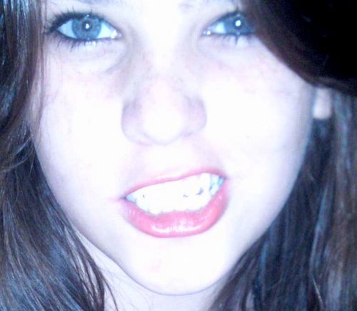 14 anos, chata, boba, feliz, ignorante, insuportável. Follow me e vou te seduzir, #RAWR