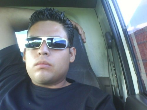 MELESLAP's profile picture. este mundo virtual nos consume más y más