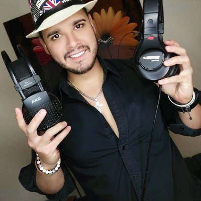 Radio and TV Host 🎧 | Journalist 🎤 | Producer 🎬 | #MassMedia