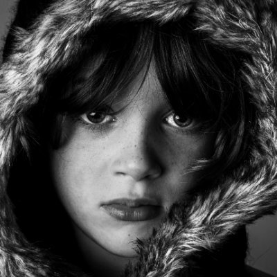 Photographe portraitiste pour familles, enfants et amis à fourrure! Venez visiter mon studio de campagne, à seulement 45 minutes d'Avignon. insta mattp1974
