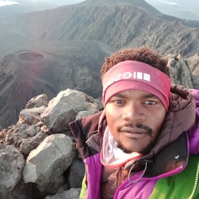 STheguide's profile picture. climbing is my business