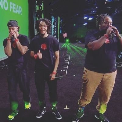 Just a group of gamers who love to make music. Booking: hybridflowllc@gmail.com New single LOW KEY out now! ⬇️🔑
Winners of the 2018 Blizzcon talent contest!