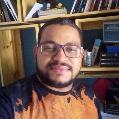 Professor, aluno do curso de História na Universalidade Federal do Maranhão