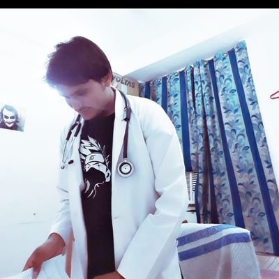 DrIrshi's profile picture. student of medicine . against the fascists