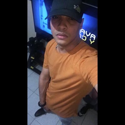 Bartender/Owner: La Oveja Negra 🍺🍻🍷🍸 snapchat:ubrielomar