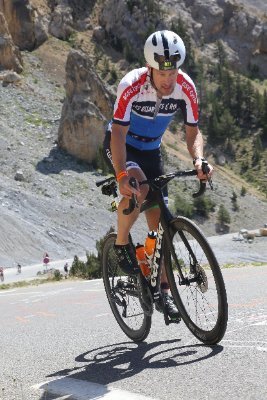 C++ programmer and triathlete living in France, attended University of Sheffield, grew up in Canada and was born in South Africa.