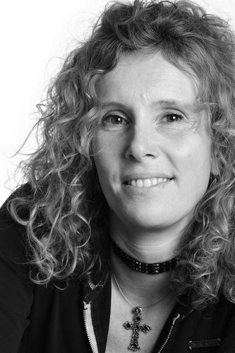 ATELIER3X3's profile picture. A painting is more than an image made of paint, it's a world behind reality. I welcome everybody at http://t.co/6JO5ETtGU3