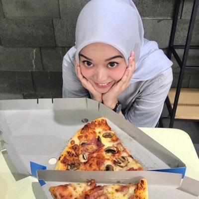 naviaps's profile picture. part time fangirl ; full time designer