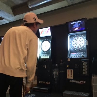 Osaka(18) ☞☞ | 車好き| 原付好き|元セキュリティ| 現 運送業& 夜職他色々紹介出来ます興味ある人DM