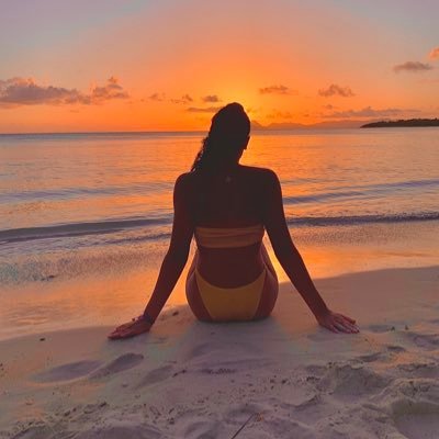 kesia_daniel's profile picture. 👻kesiaswim 📸 https://t.co/EuLN2uloQH