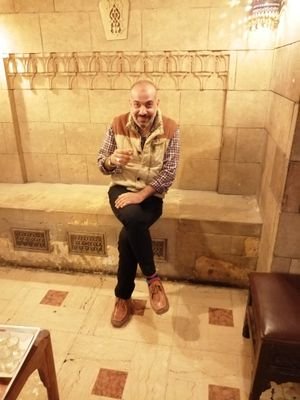صاحب أكاديمية دويدار للأعشاب والعطاره