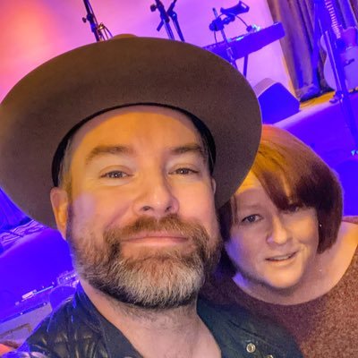 Very proud David Cook fan & I tweet about him A LOT! Born in N.Ireland & raised in Southern California. Also a big fan of Rise Against & Flogging Molly!