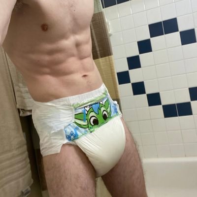 I don't like to change my diapers when I should 🙈 straight/m/29, post my own pics and videos, retweeting others too 18+ #abdl #piss #diaper #omorashi