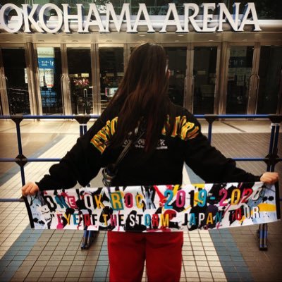 大学4年のOORer!!Twitterに遊びに来てたら絡んでください渚園でライブ初参戦！orchestra tour埼玉 Eye of the storm11/7 無言フォローすいません！ one ok rock好きな人フォローしてくれるとありがたいです！★赤のリュック✕赤デッキ