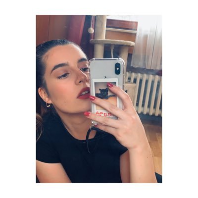 AnastasakiCom's profile picture. 🍒🌻