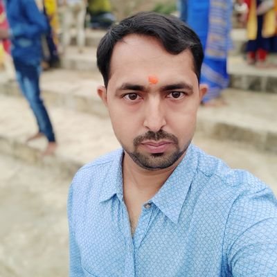 Team KRT
मर्यादा पाँव में कब तक जंजीर डालेगी
माथे पर तिलक लगाकर चला करो
यही पहचान दुश्मन का कलेजा चीर डालेगी