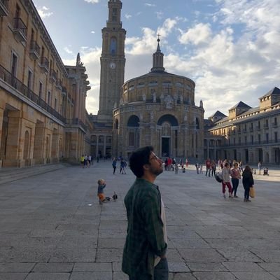 Nurse.
Learning Psychology, History and some Game Dev in free time.
La vida ye mui corta pa beber puxarra.
De Xixón, actualmente en Graná.