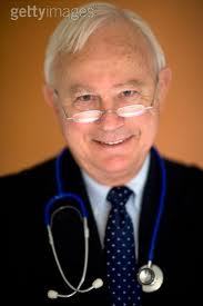 BoxouratDx's profile picture. An astrophysicist from Camaret-sur-Mer, I'm Matarett's uncle and have been the Dx team doctor since the Wars.  No appointment necessary.