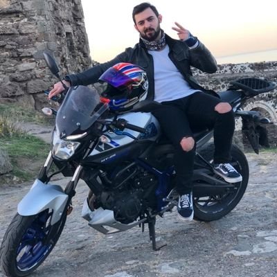 Motosiklet tutkunu 🏍🏍🏍 
instagram: emre_varol90