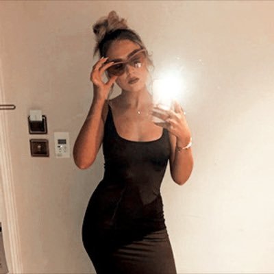 blcssomred's profile picture. I’m in the mood for chaos