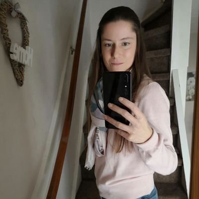 scripthailey's profile picture. One life so love what you do 🍀 🇨🇮 👊 💕