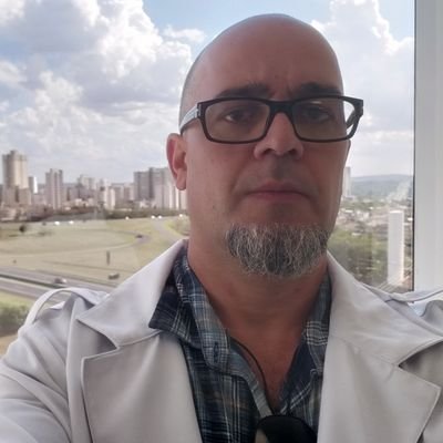Só tuitamos aos finais de semana e feriados. Por favor, não insista!