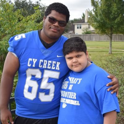 Mother of 2 boys. A Senior #65  & a 6th grader https://t.co/ydbxSEVva3
Creek & Bleyl #badgereel
#footballmom #busymom #autismmom