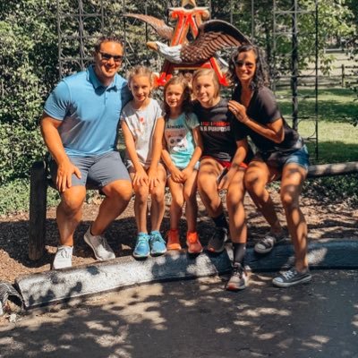 Worship my wife, ultimate protector of my three little girls, and passionate about impacting people for the better. Bears, Cubs and ILL-INI!!!