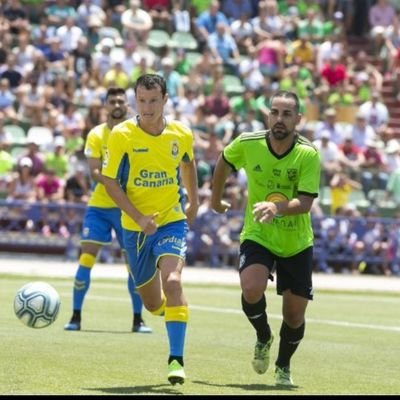 De Fuerteventura-Canarias.
Vivo en el paraíso...🌏🏖⚓😍
Amo los animales...🐶😍
Actual Jugador del @herbaniacd...⚽️⚽️
Instagram/@abri_molina.