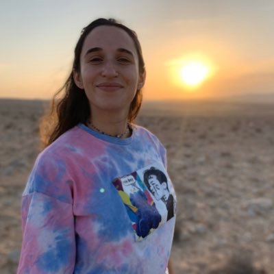 yoga teacher looking to spread light and positivity in anyone I can!!