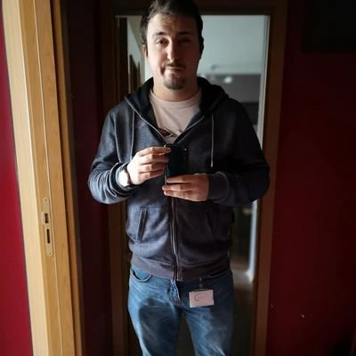 He/him | 32 | Escribo y hablo de juegos en videos | Futuro (?) | @Twitch Partner | Opiniones de juegos, anime y más | mail: jorgebrotonsescamilla@gmail.com