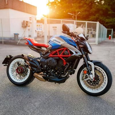 wujianrenjian's profile picture. 最后的轻语