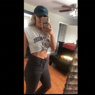 || twenty one 🍻|| chewy_rae16 || Libra ⚖️ LET ME SEE YOU THROW YOUR ❌ UP 🐝🐝🐝
