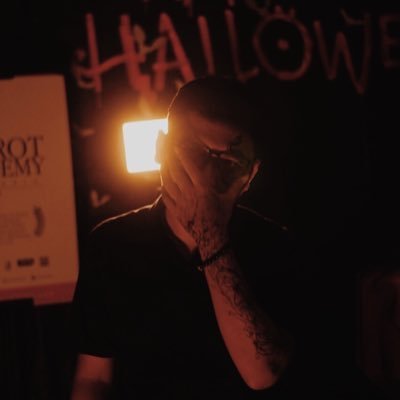 hollareiza's profile picture. Graphic Designer & Illustrator

instagram: @hollareiza