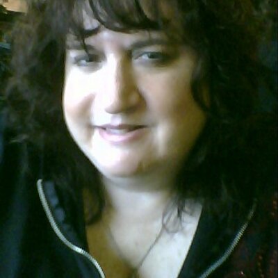 Profile Picture of Shari Isenberg Sharp (@karaokesing24) on Twitter