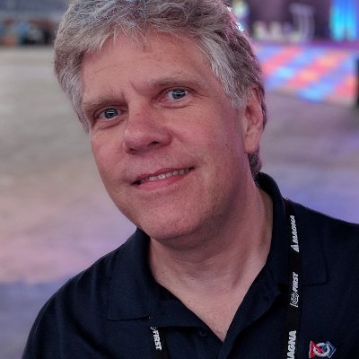 Work on @MicrosoftStream in @Office, mentor for FRC 3081 and 2470, @frcteams event volunteer. https://t.co/J35NV6gBMy