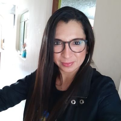 Periodista, editora de diario Correo Chimbote. Mamá de Gianluca y Chiara.