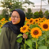 Santi Aryani (@sanchiee) 's Twitter Profile