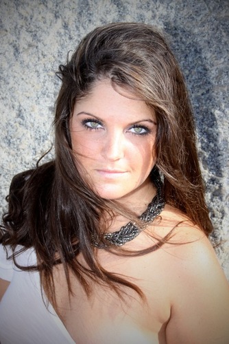 I'm a spontaneous, fun loving, carefree girl who is all about having a good time :)