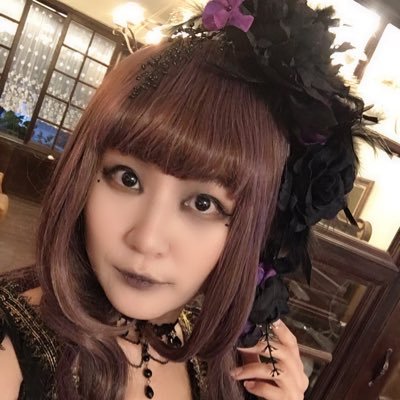 台湾人です〜 よろしくお願いしますヽ(*≧ω≦)ノ Hi, I'm from Taiwan. Love lolita fashion and cosplay.