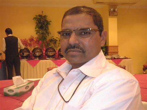 I am an Engineer presently in Saudi Arabia. I love to be here because The Holy City is always reachable in no time