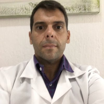 Dentista, implantodontista e teólogo