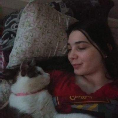 Haley28161901's profile picture. i play guitar